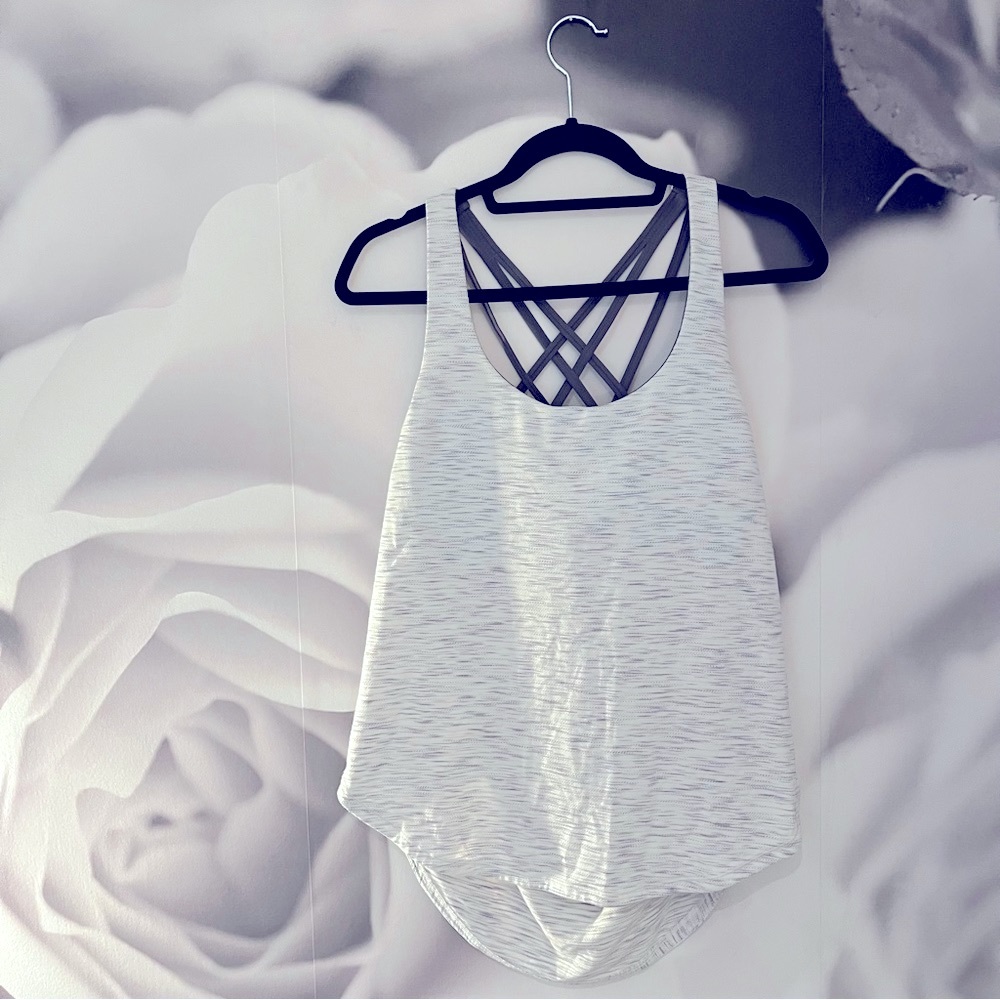 Lululemon Free to be Serene top with built in bra size 10